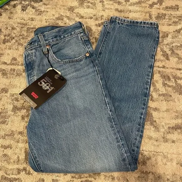 Levi's® Premium |501® ORIGINAL CROPPED WOMEN'S JEANS - Picture 3 of 7